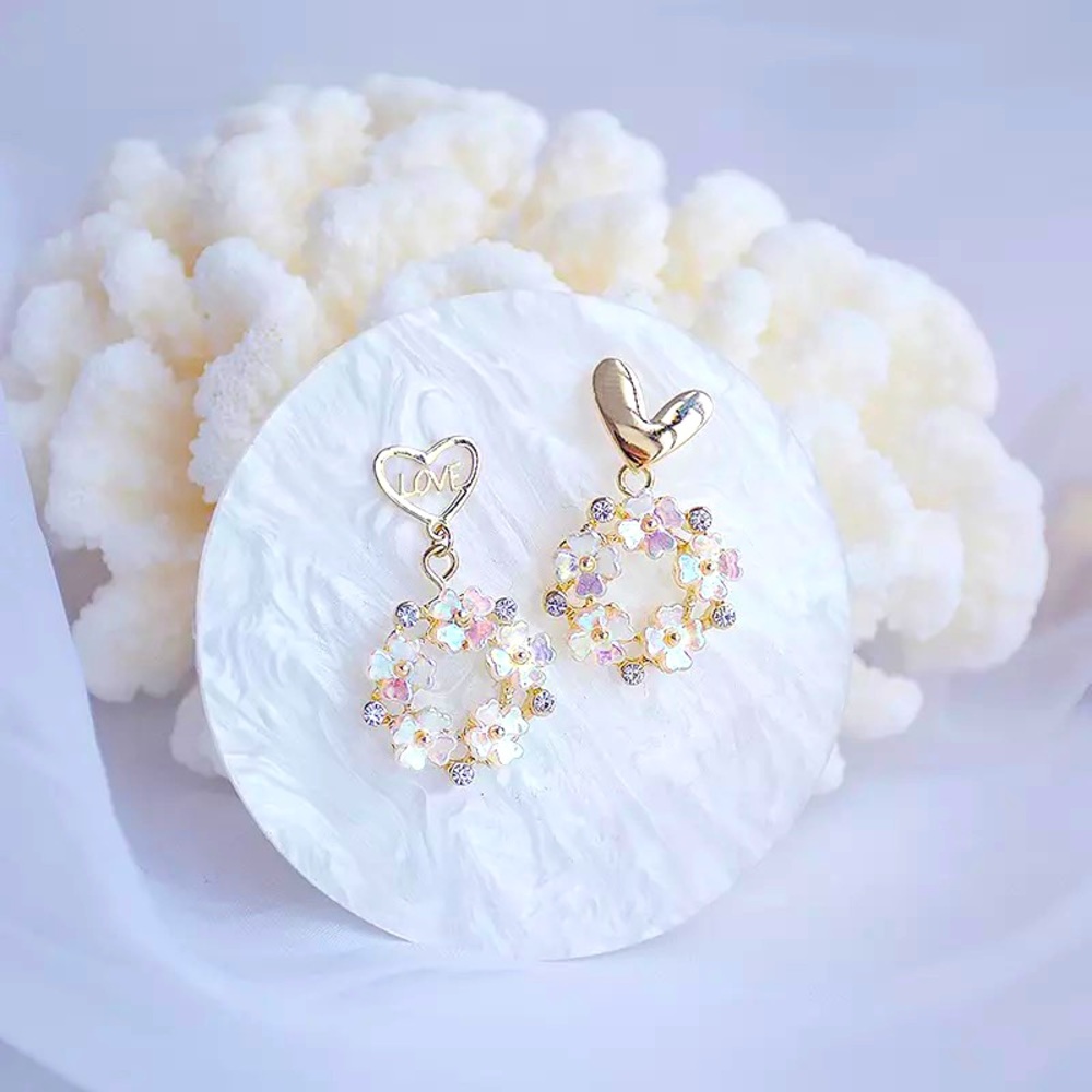 Beautiful Flowers Dangle Earrings for Women